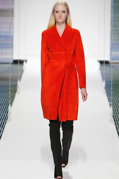 Look 28